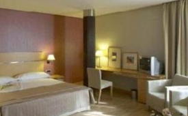 Viajes Hotel Reston Valdemoro + Entradas 2 días consecutivos Warner