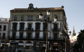 Viajes Dalis + Ruta por Catedral e Iglesia del Salvador