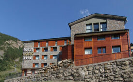 Viajes Magic Canillo Hotel + Visita Bodegas Borda Sabaté 1944