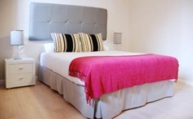 Viajes Apartamentos Metropolis Sevilla + Visita Guiada por Sevilla + Crucero Guadalquivir