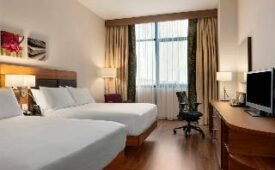 Viajes Hilton Garden Inn Sevilla + Entradas Isla Mágica 1 día