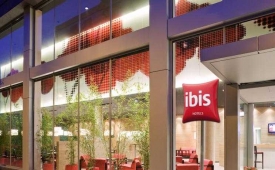 Viajes Hotel Ibis Barcelona Plaza Glories 22 + Entradas a la Sagrada Familia de Gaudí