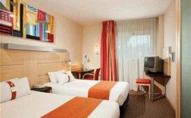 Viajes Holiday Inn Express Madrid Rivas + Entradas Parque de Atracciones