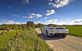 Ruta de 60 km con Ferrari F430 Spider por el Parque Natural de Montserrat y visita al monasterio