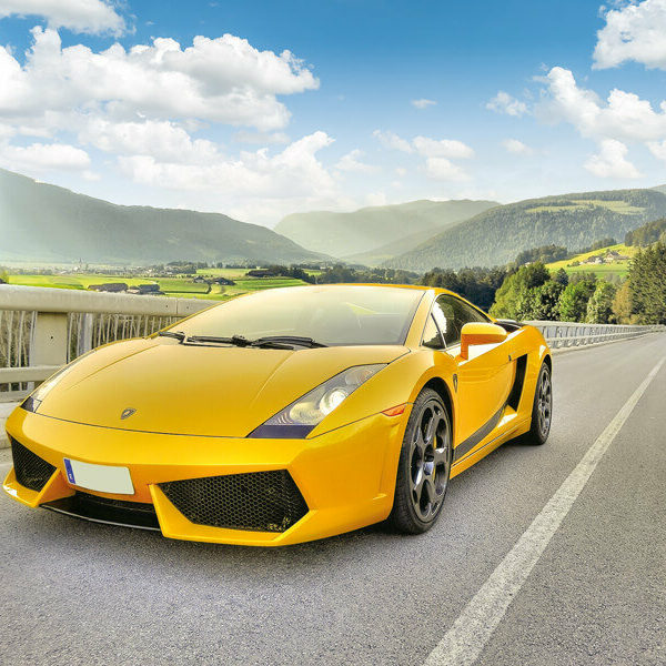 Ruta de 60 km con Lamborghini Gallardo por el Parque Natural de Montserrat y visita al monasterio