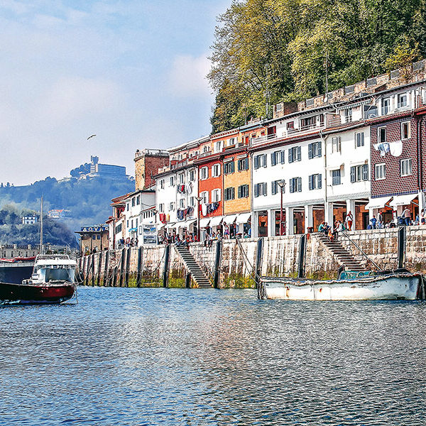 San Sebastián desde el mar: ruta en barco de 6 horas para 2 personas