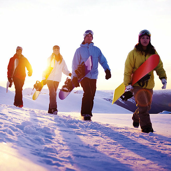 Clase privada de snow de 3 horas en Baqueira con material incluido para 2