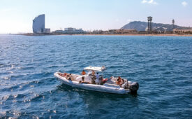 Barcelona desde el mar: 1 paseo en barco con aperitivo para 2 personas