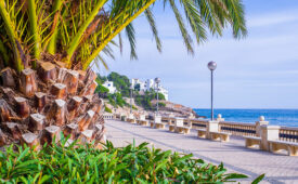 Destino Sitges: 1 noche en suite con desayuno en Hotel Estela Barcelona 4*