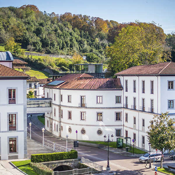 Gran Hotel Las Caldas 5*: 1 noche y accesos a spas El Manantial y Aquaxana