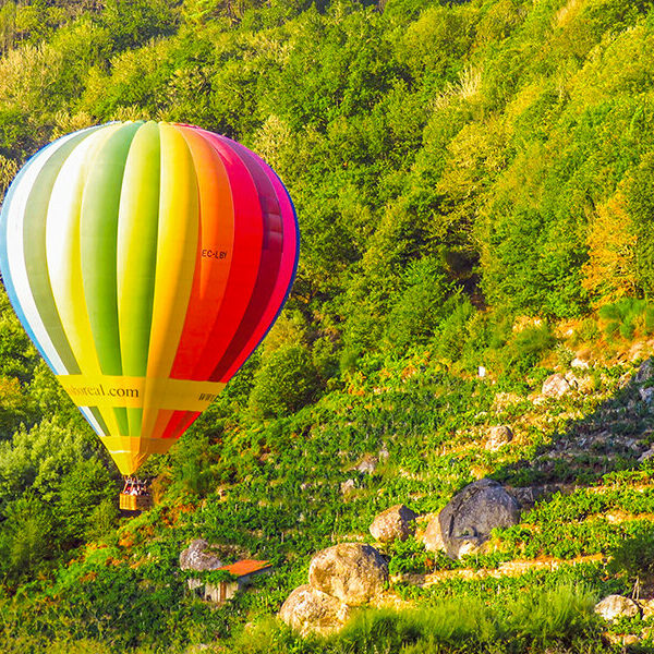 Viaje en globo por la Ribeira Sacra con desayuno para 1 persona