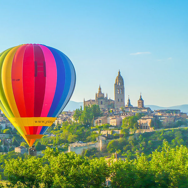 Vuelo en globo y brindis en Segovia para 2 personas