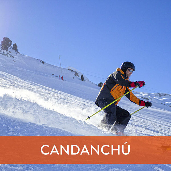 Skicenter Candanchú: clase privada de esquí de 3h y alquiler de material para 2 personas