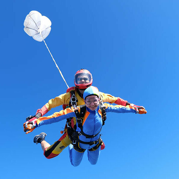 Salto en tándem de 4000 metros con Skydive en Portugal para 2 personas