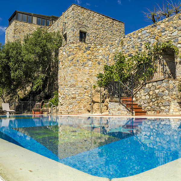 2 noches en el Castillo de Monda con desayuno para 2 personas