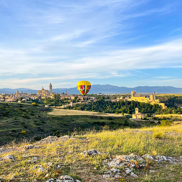 Segovia desde lo alto: 1 vuelo en globo de 1h